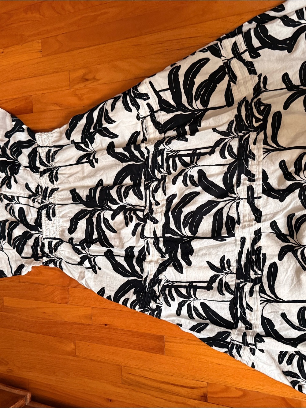 Tahari Black & White Leaf-Print Maxi Dress